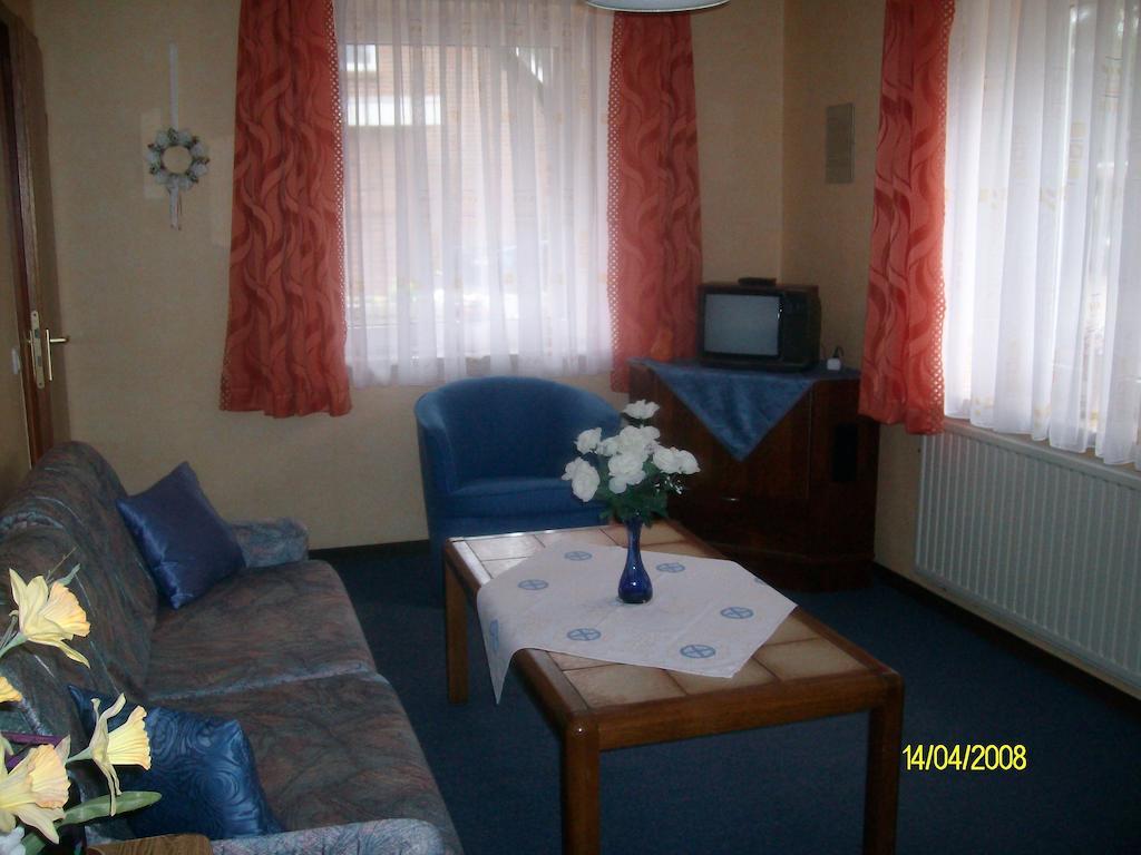 Ferien und Gaestehaus Harms Neuenkirchen  Zimmer foto